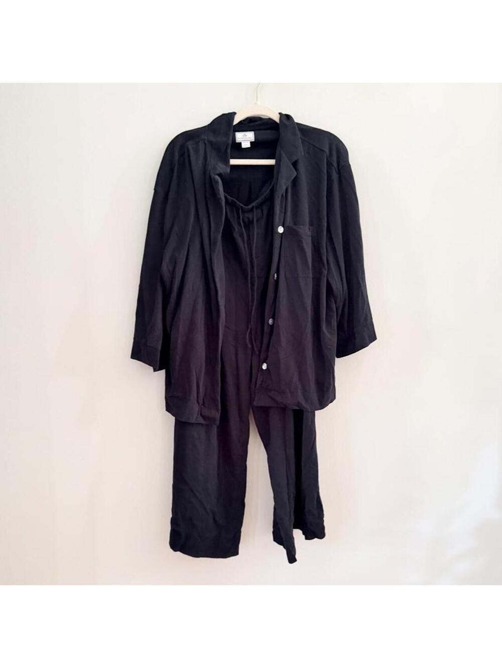 Petite Plume The Olivia Wide Leg Pima Pajama Set in Black - Picture 2 of 6